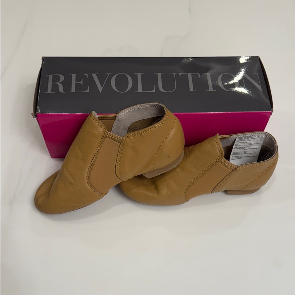 Revolution Women's stretch jazz boot